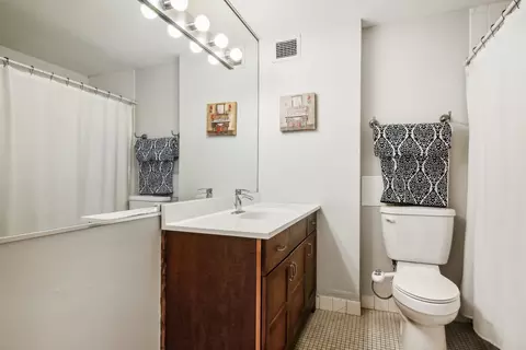 233 Erie St #2201, Chicago, IL 60611 photo 14