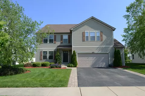1050 Veteran Ave, Elburn, IL 60119