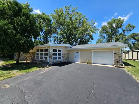 708 Nancy Ln, Mchenry, IL 60050