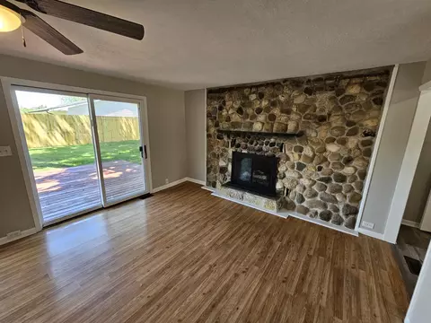 708 Nancy Ln, Mchenry, IL 60050 photo 20