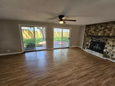 708 Nancy Ln, Mchenry, IL 60050 photo 18