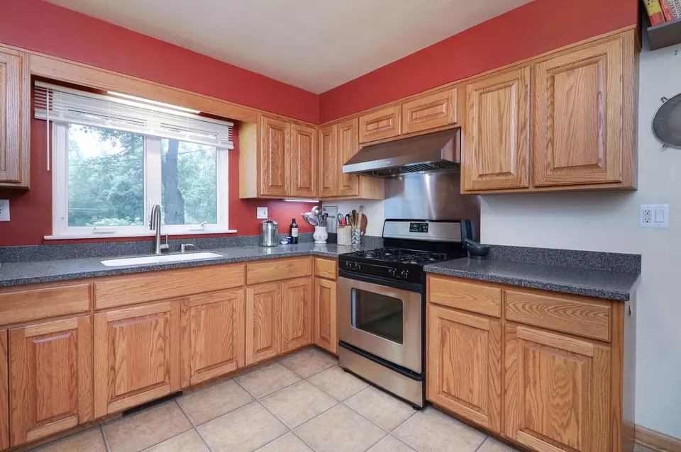  655 Melody Ln, Naperville, IL 60540 photo 6