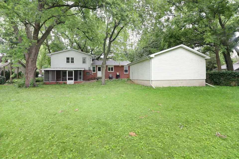  655 Melody Ln, Naperville, IL 60540 photo 19