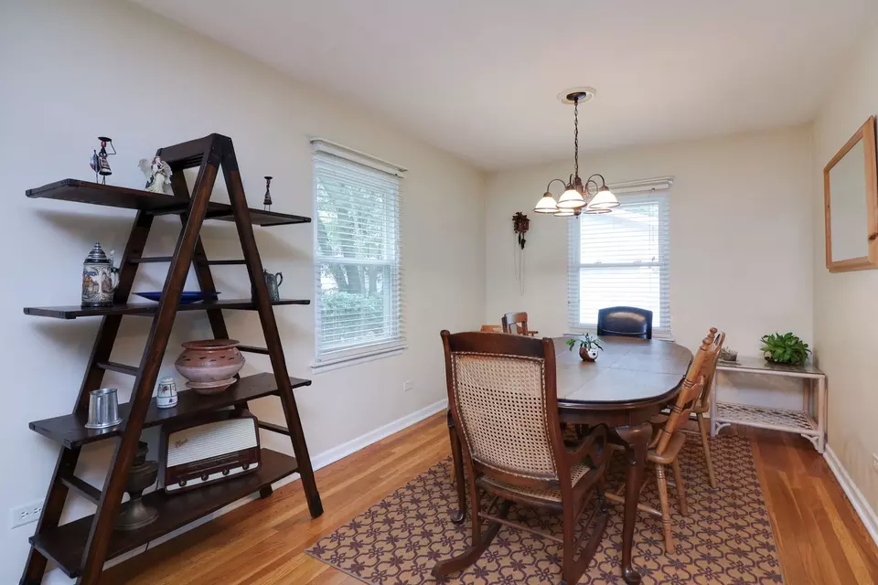  655 Melody Ln, Naperville, IL 60540 photo 4