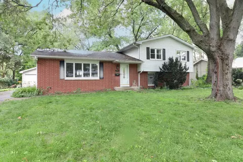 655 Melody Ln, Naperville, IL 60540