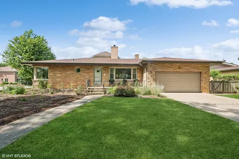 4420 Davis St, Skokie, IL 60076
