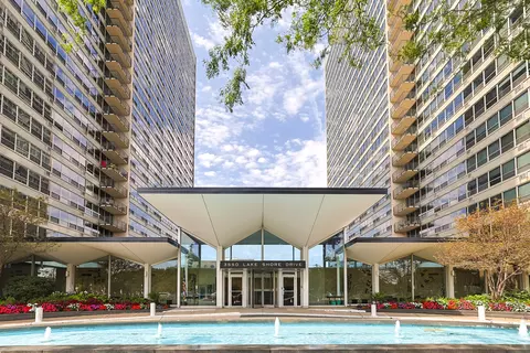 3550 N Lake Shore Dr #1822, Chicago, IL 60657
