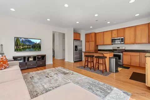 Kitchen - 220 River Front Dr, Mount Prospect, IL 60056 photo 1 of 6