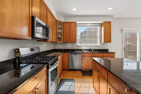 Kitchen - 220 River Front Dr, Mount Prospect, IL 60056 photo 6 of 6