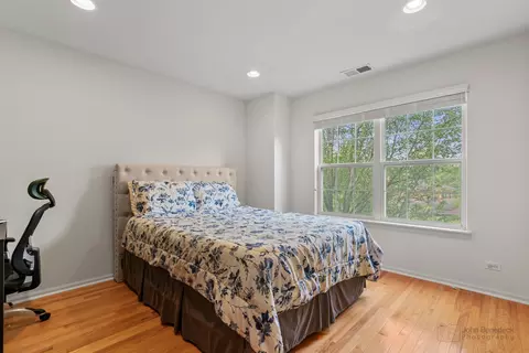 Bedroom - 220 River Front Dr, Mount Prospect, IL 60056 photo 3 of 4