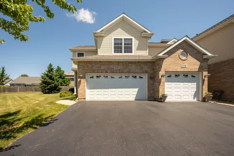 2113 Autumn Ln, Dekalb, IL 60115