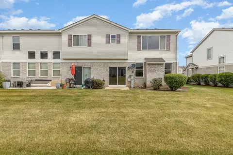 6413 Gray Hawk Dr, Matteson, IL 60443 photo 2