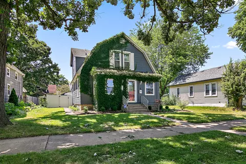 Exterior - 981 S 3rd Ave, Kankakee, IL 60901 photo 1 of 6