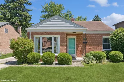 8239 Mango Ave, Morton Grove, IL 60053