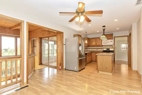 1011 Fortress Dr, Mchenry, IL 60050 photo 10