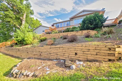1011 Fortress Dr, Mchenry, IL 60050 photo 2