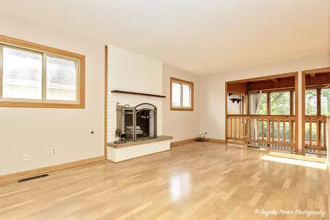1011 Fortress Dr, Mchenry, IL 60050 photo 13