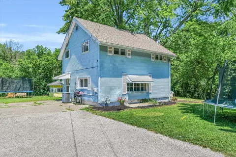 Exterior - 103 W Center St, Catlin, IL 61817 photo 2 of 7
