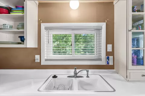 Kitchen - 103 W Center St, Catlin, IL 61817 photo 3 of 4