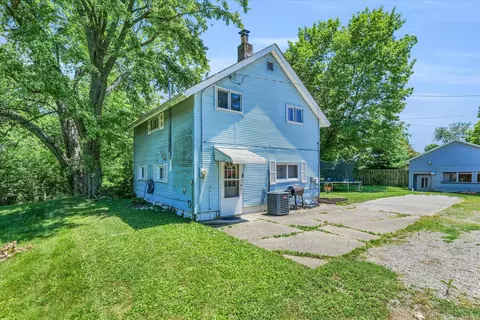 Exterior - 103 W Center St, Catlin, IL 61817 photo 3 of 7