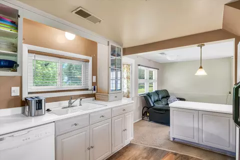 Kitchen - 103 W Center St, Catlin, IL 61817 photo 4 of 4