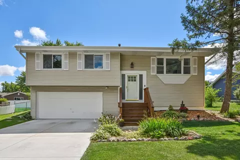 257 Strathmore Ln, Bloomingdale, IL 60108