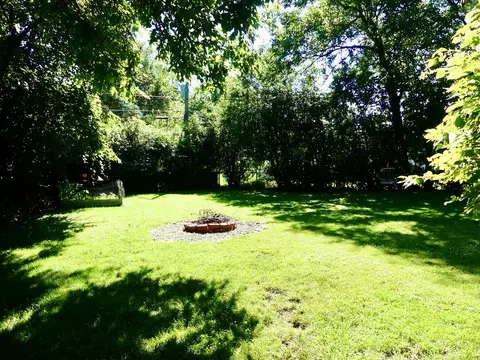 Exterior - 525 Lincoln Dr, Hoffman Estates, IL 60169 photo 1 of 7