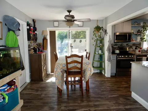 Dining - 525 Lincoln Dr, Hoffman Estates, IL 60169 photo 1 of 1