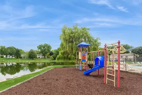 1664 Valley Forge Ct #E, Wheaton, IL 60189 photo 10
