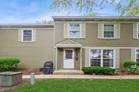 1664 Valley Forge Ct #E, Wheaton, IL 60189