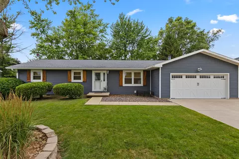 305 N Sycamore St, Maroa, IL 61756