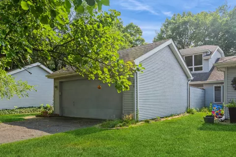 248 Bluegrass Dr, Schererville, IN 46375