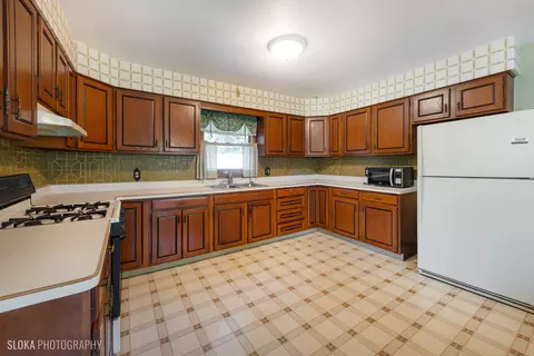 1602 Flower St, Mchenry, IL 60050 photo 3
