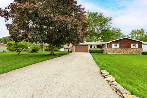 1602 Flower St, Mchenry, IL 60050