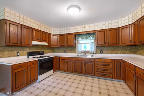 1602 Flower St, Mchenry, IL 60050 photo 4