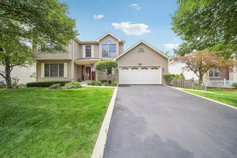 746 Hoover Dr, Carol Stream, IL 60188