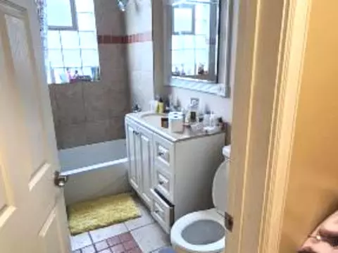 Bath - Undisclosed, Chicago, IL 60641 photo 1 of 2
