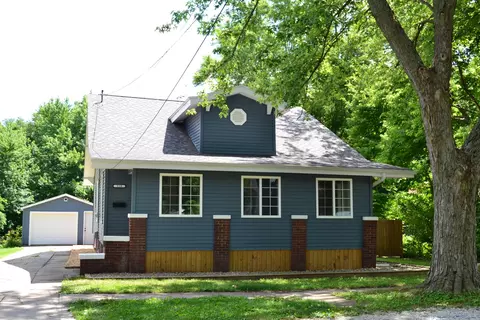 518 E Jefferson St, Clinton, IL 61727