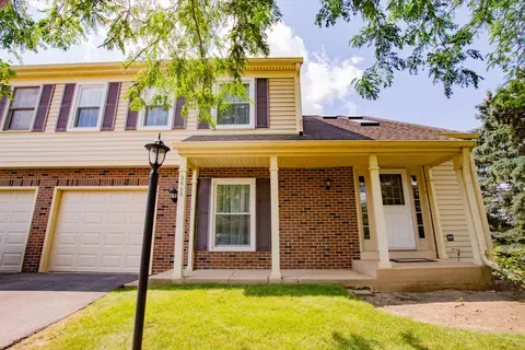 2668 College Hill Cir, Schaumburg, IL 60173