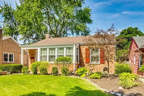 542 S Vail Ave, Arlington Heights, IL 60005