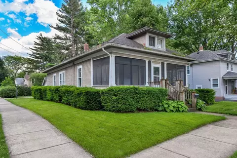 228 Delia St, Batavia, IL 60510