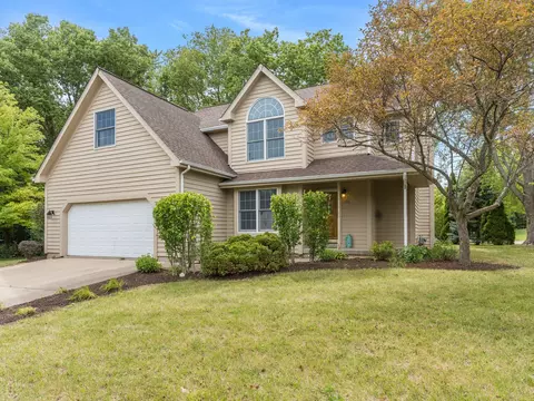 696 Fox Hollow Ct, Dekalb, IL 60115