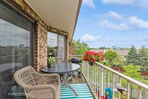 Exterior - 5450 Astor Ln #418, Rolling Meadows, IL 60008 photo 1 of 3