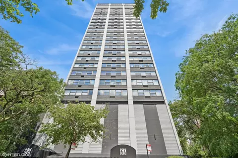 2700 N Hampden Ct #17D, Chicago, IL 60614