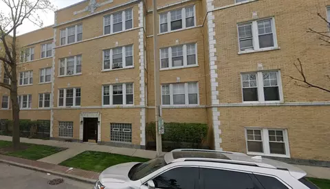 227 Chicago Ave #3, Oak Park, IL 60302