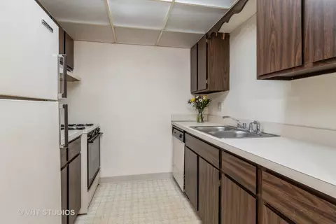 214 E Bailey Rd #B, Naperville, IL 60565 photo 2