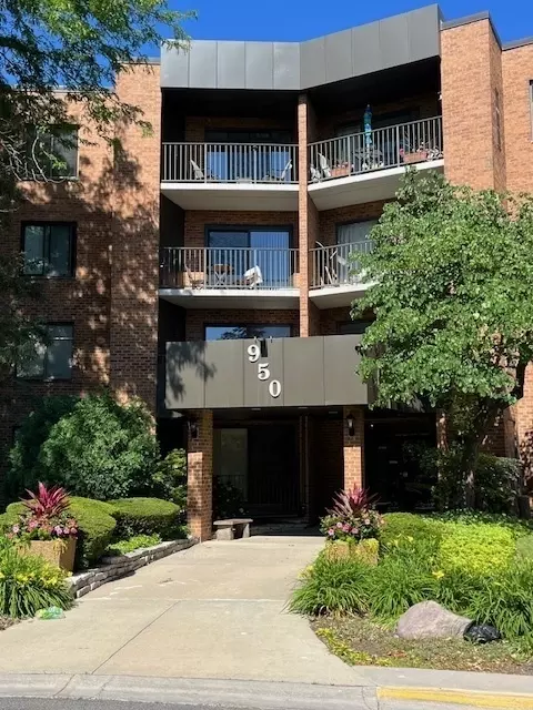 950 E Wilmette Rd #422, Palatine, IL 60074