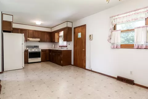 606 E Washington St, Durand, IL 61024 photo 11