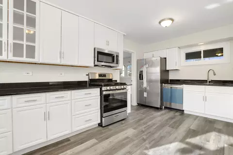 Kitchen - 505 Olive St, Hoffman Estates, IL 60169 photo 2 of 4