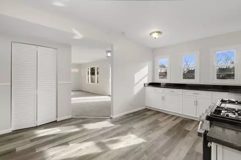 Kitchen - 505 Olive St, Hoffman Estates, IL 60169 photo 4 of 4